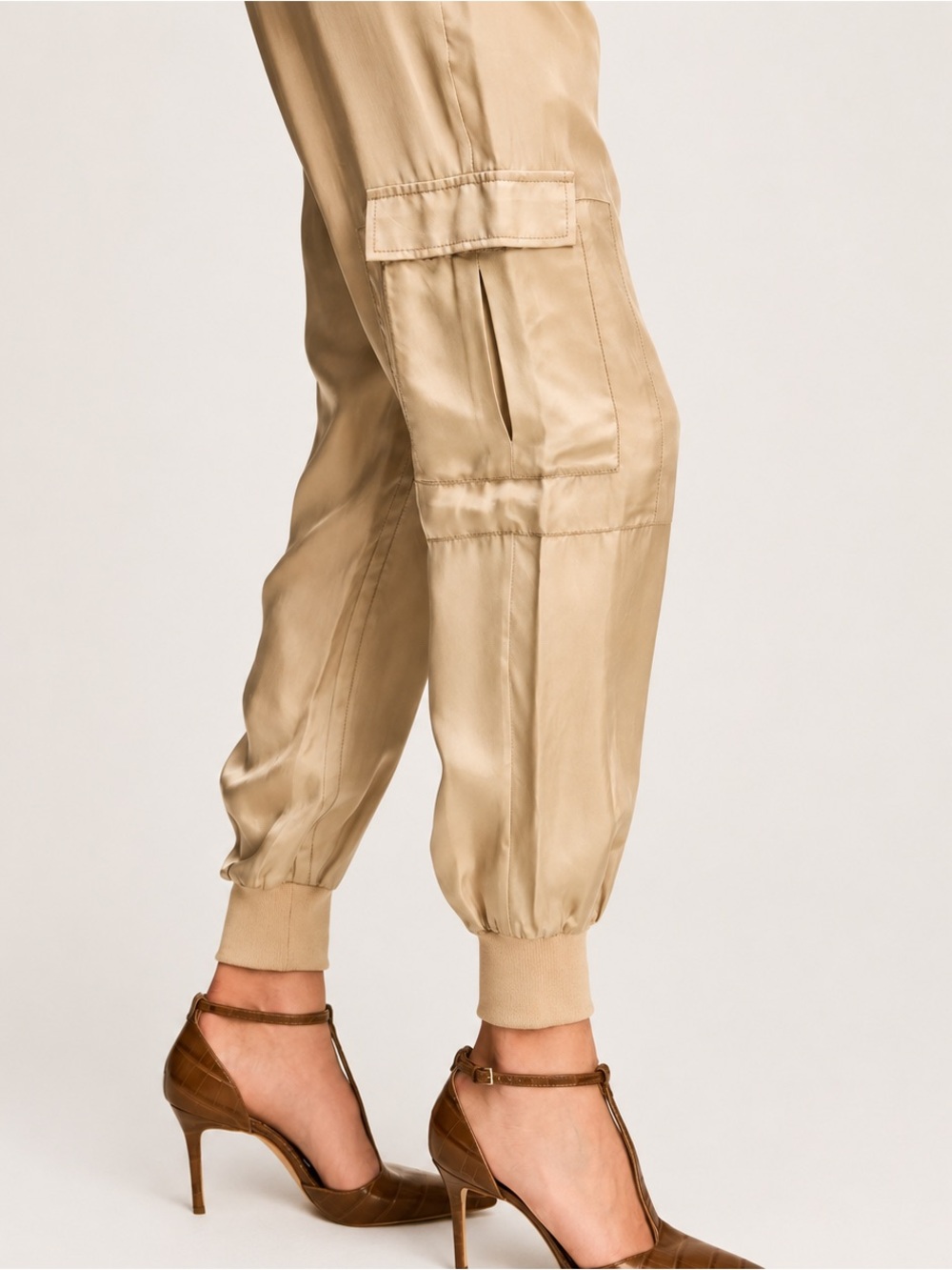 NWT Cinq à Sept Giles Khaki Cupro Cargo Jogger Pants Size XL - Picture 6 of 11